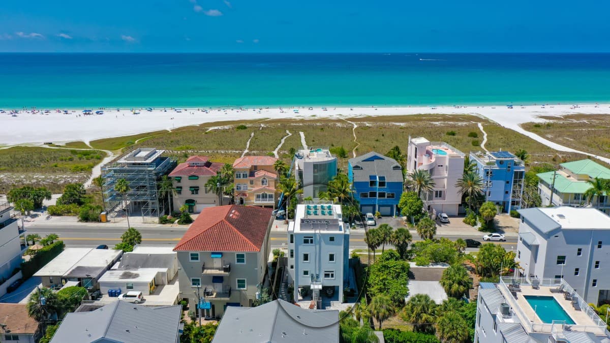 Silver Shore Home - Image 5