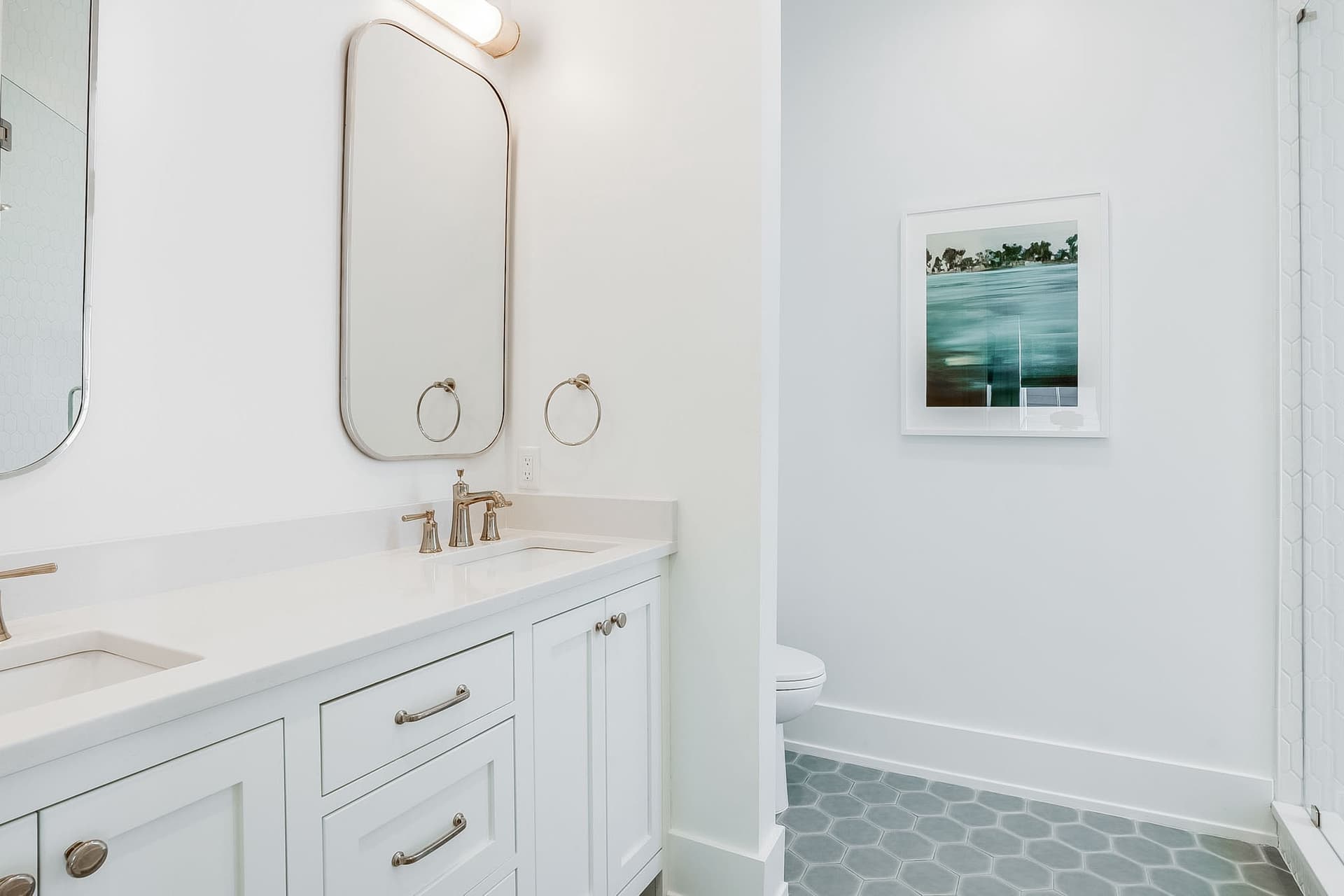 Coastal Comfort - Image 33