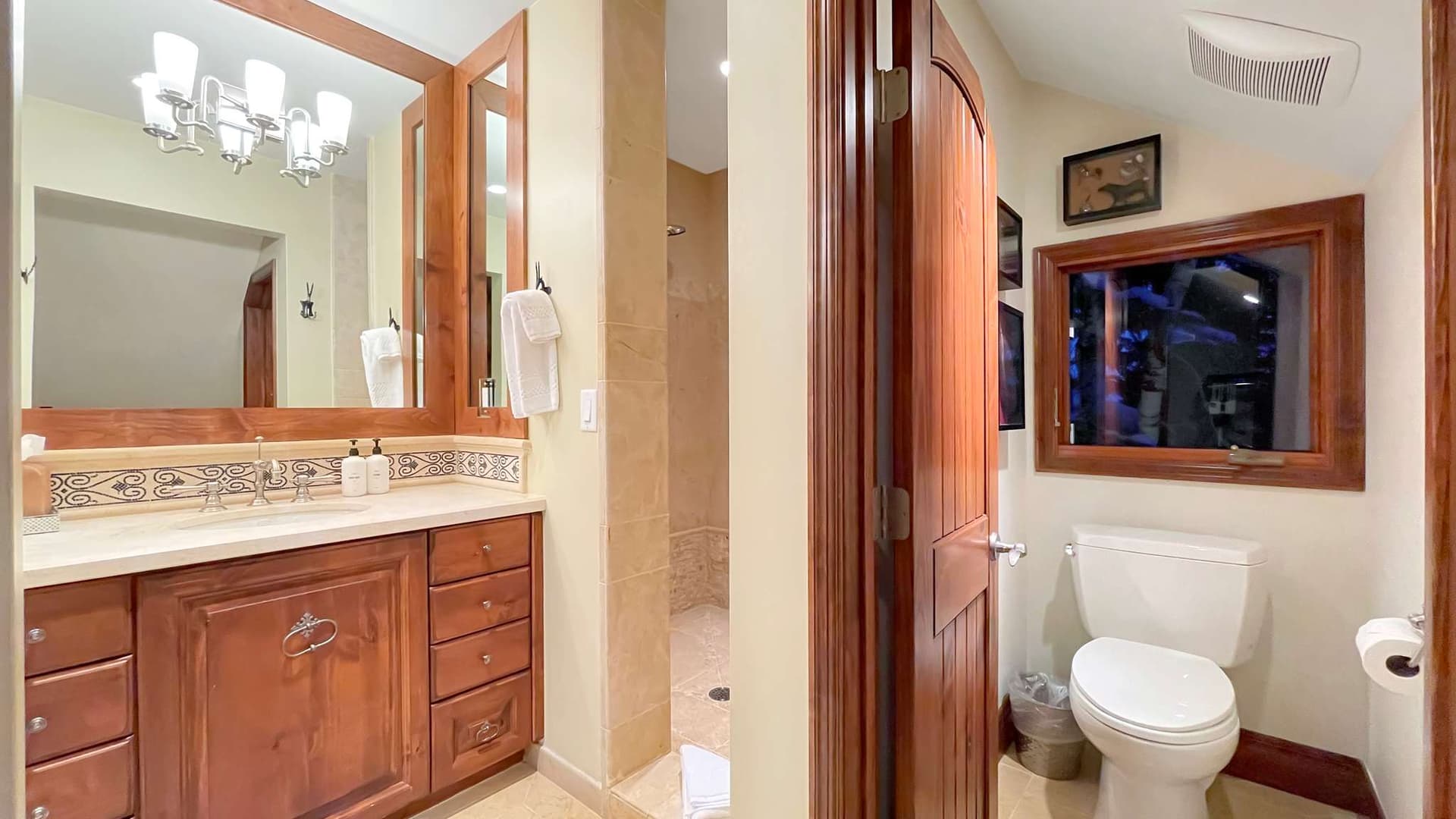 Whispering Waters Chalet - Image 37