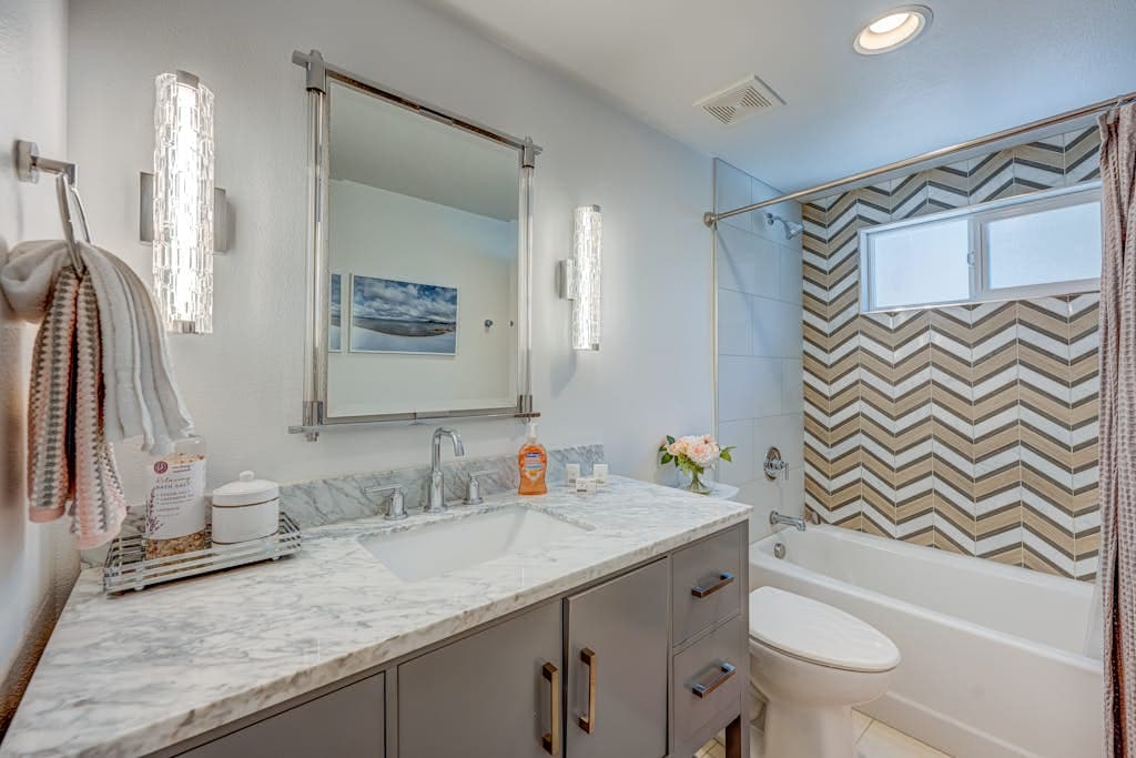 Home at the End of the Rainbow - Image 18