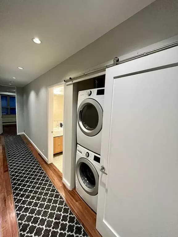 Gotham House III - Image 13