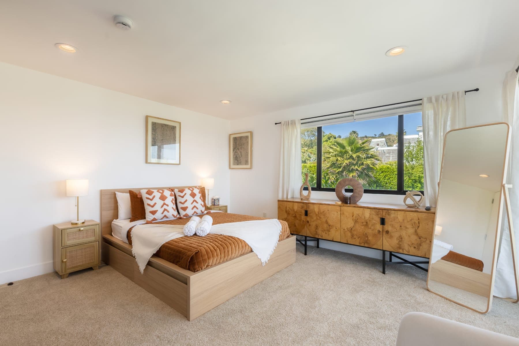 Malibu Sunset Oasis - Image 36