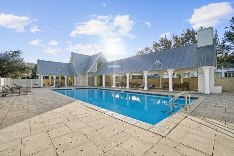 Waterfront House - Image 45