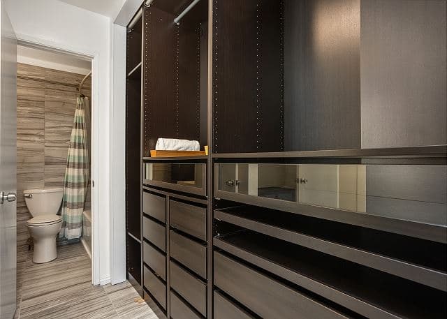 Shore O'Clock - Image 24