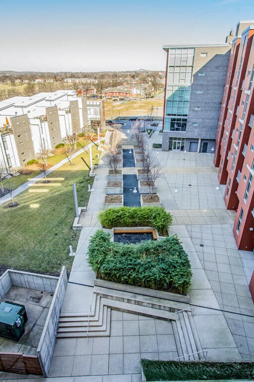 Spring Residence - Image 25