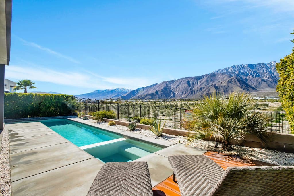 Majestic Mountain View - Image 2