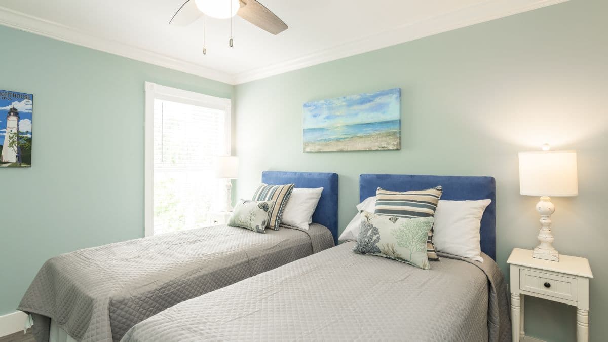 Upper Sunset North - Image 11