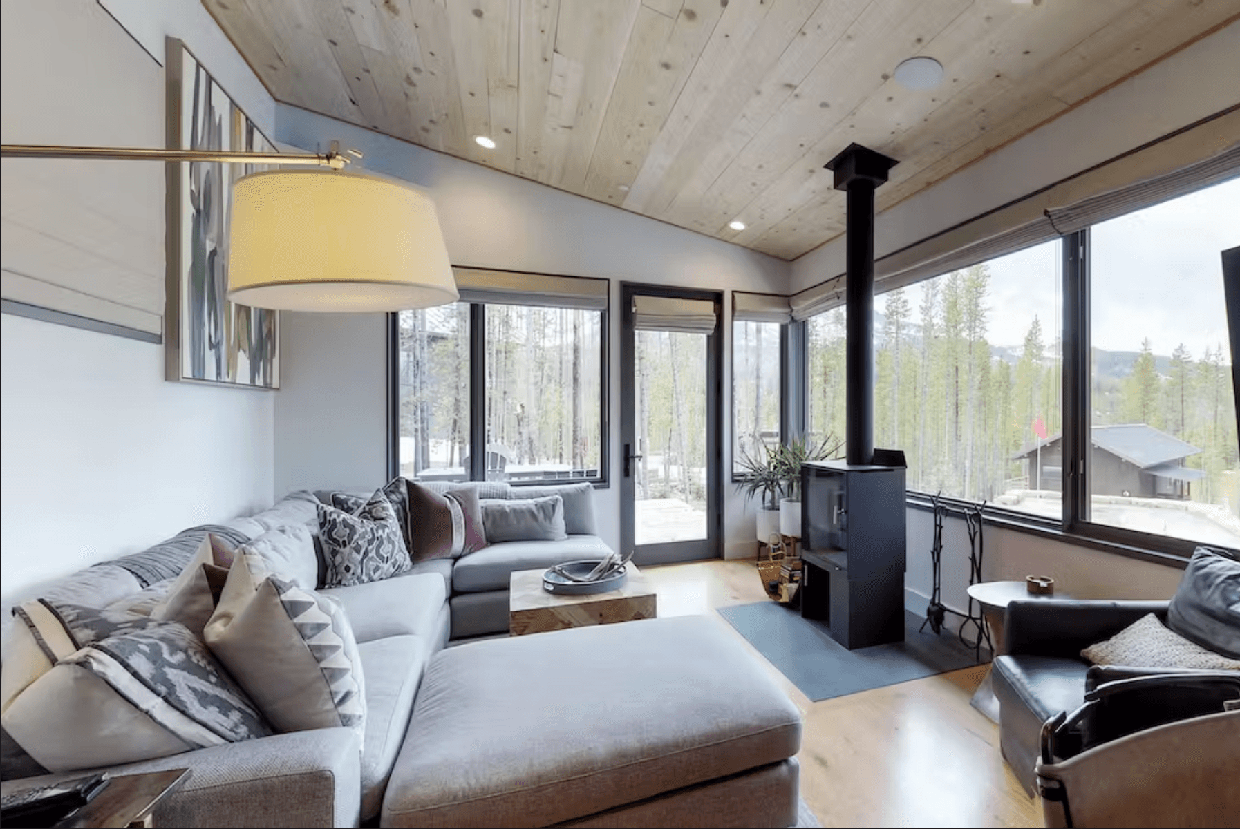 Lake Cabin - Image 2