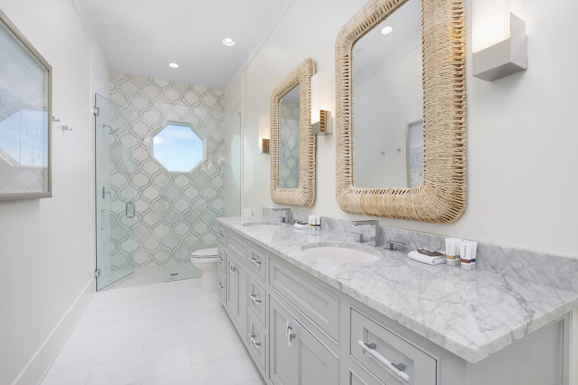 Emerald Le Luxe - Image 35