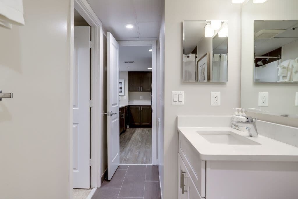 Courtland Towers - Image 12