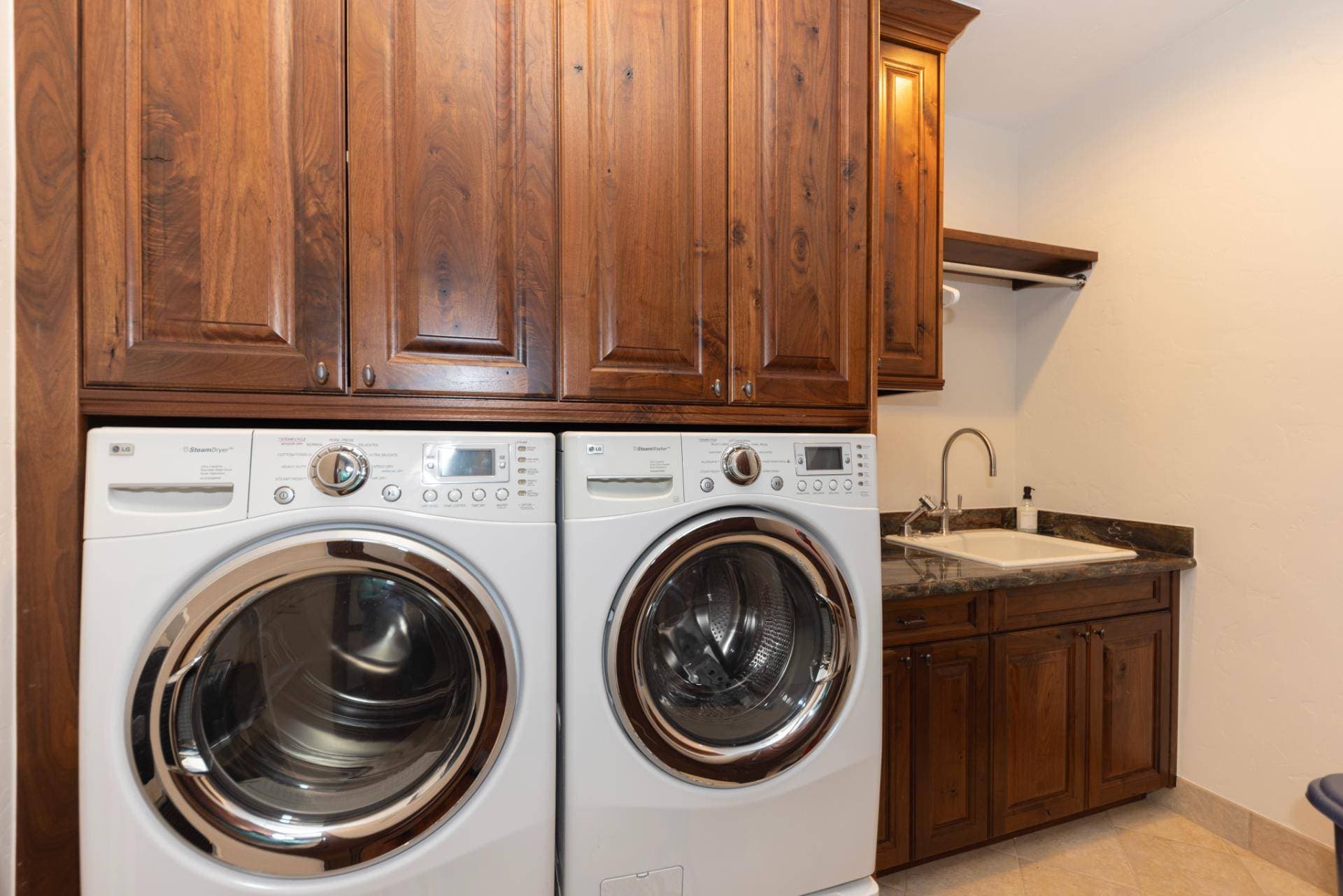 Bee Line Escape - Image 28