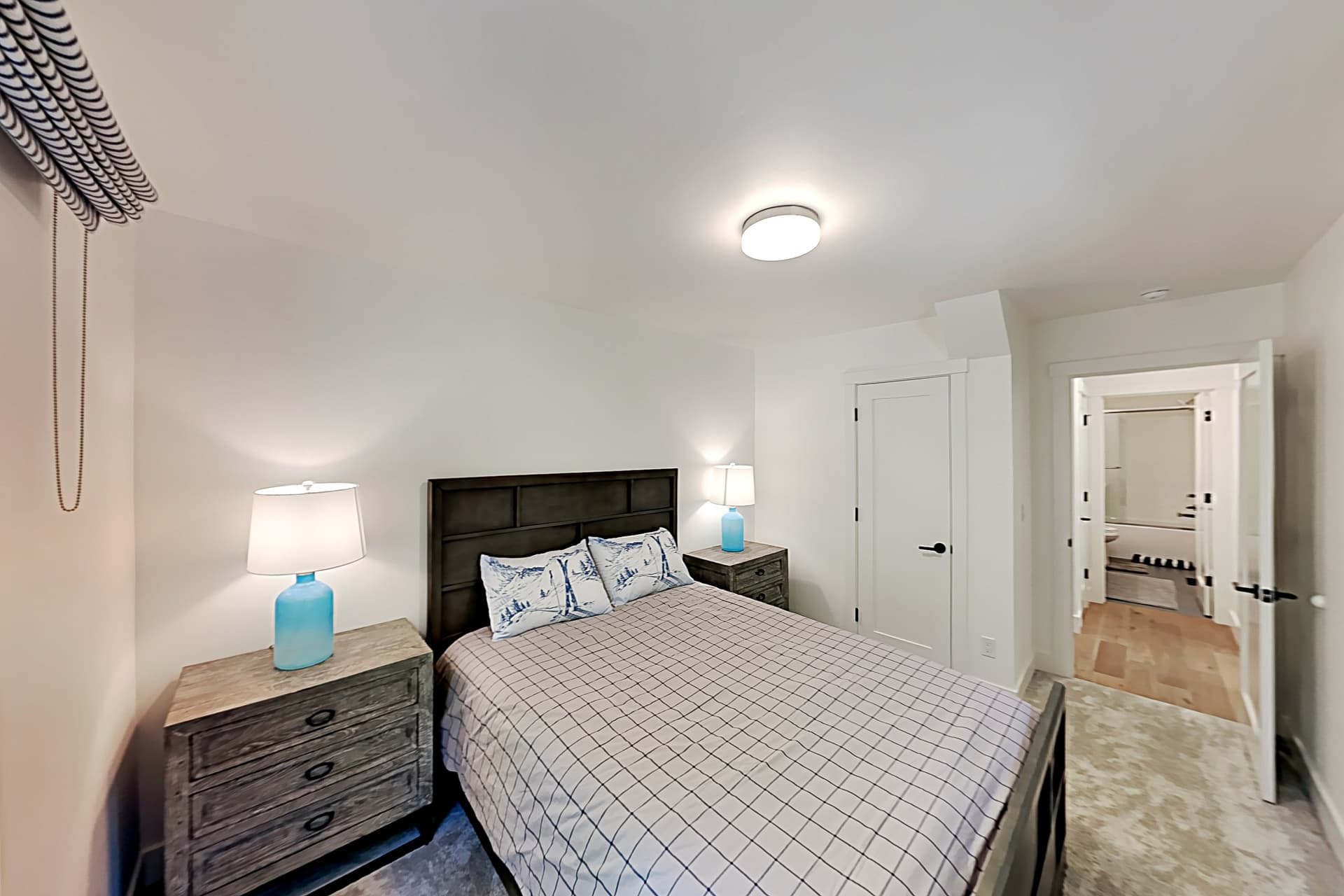 North Lake Adventure House - Image 15