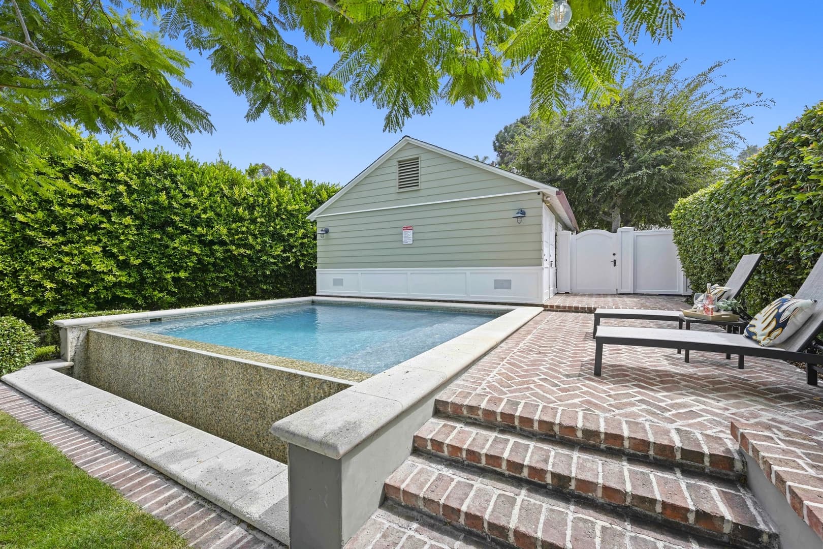 Summerland - Image 27