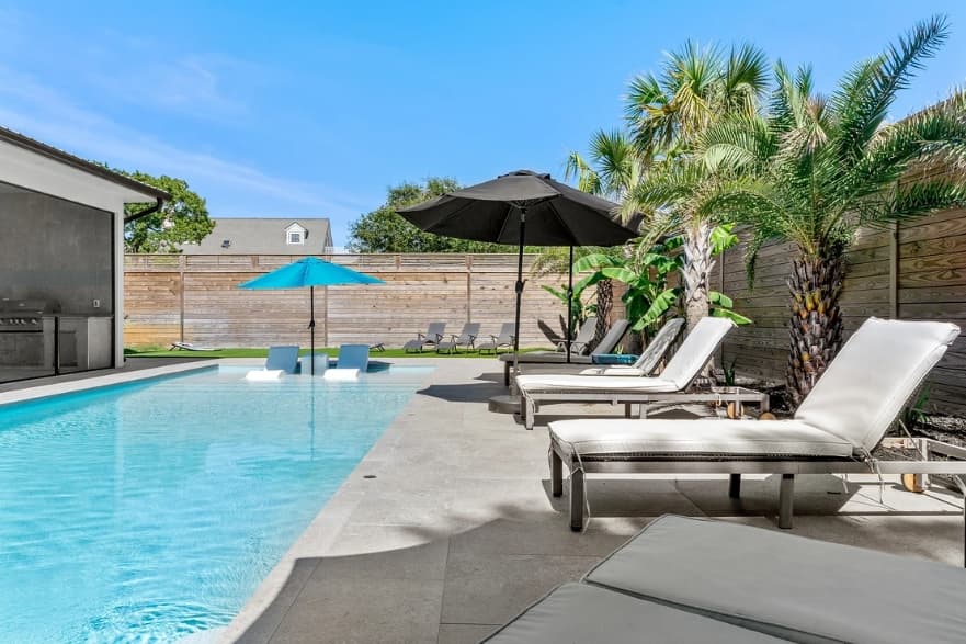 Happy by the Sea - Image 68