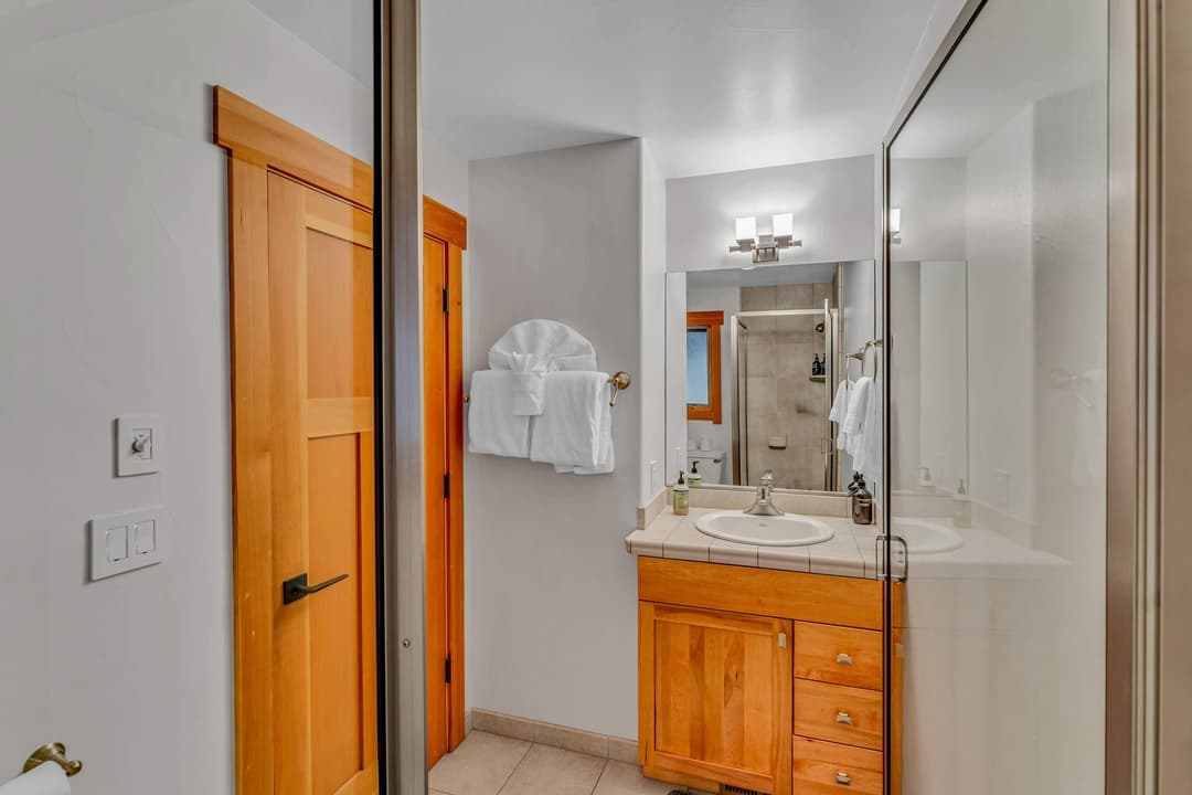 Stunning Mountain Gem - Image 26