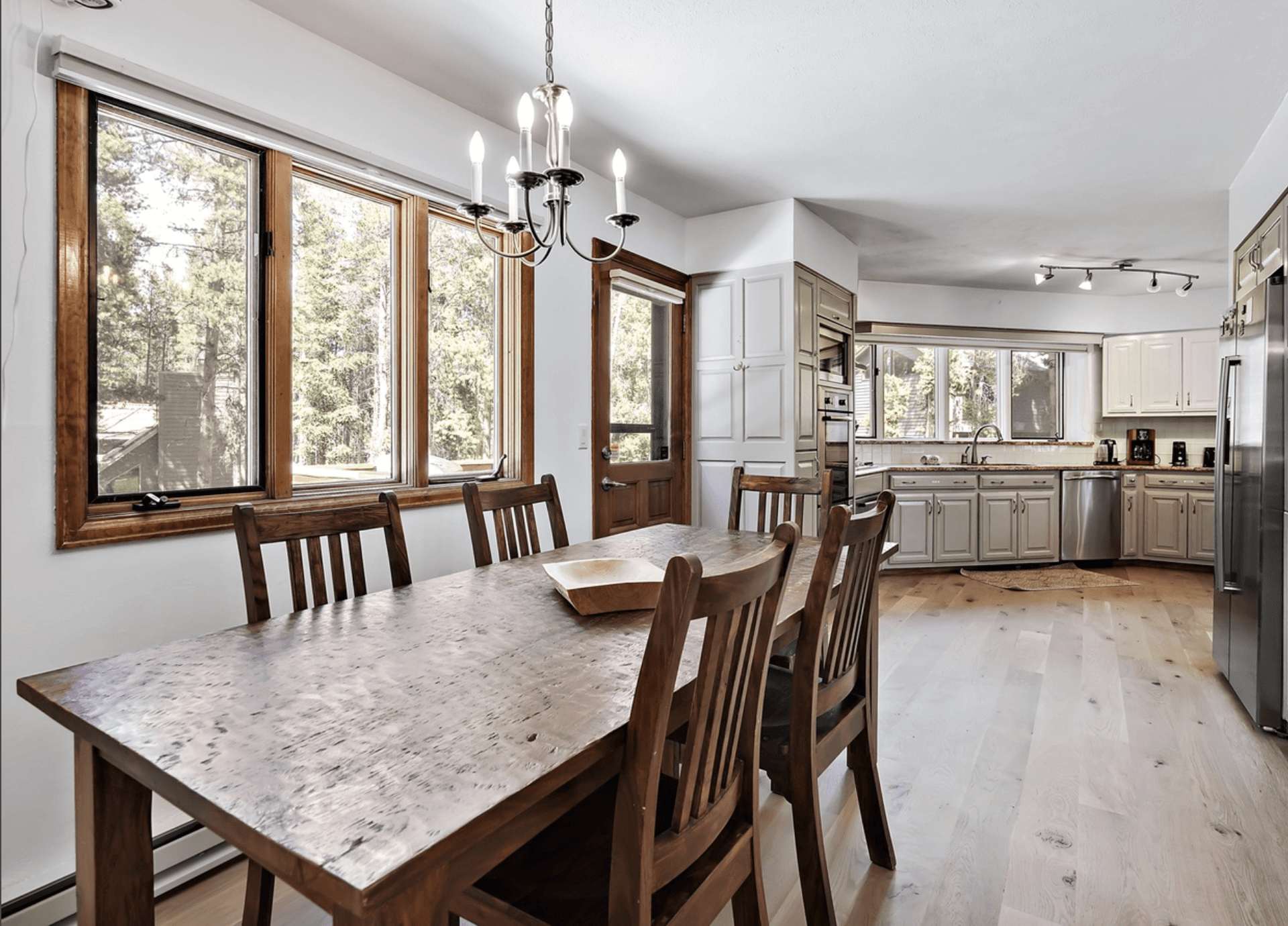 Sapphire Chalet - Image 11