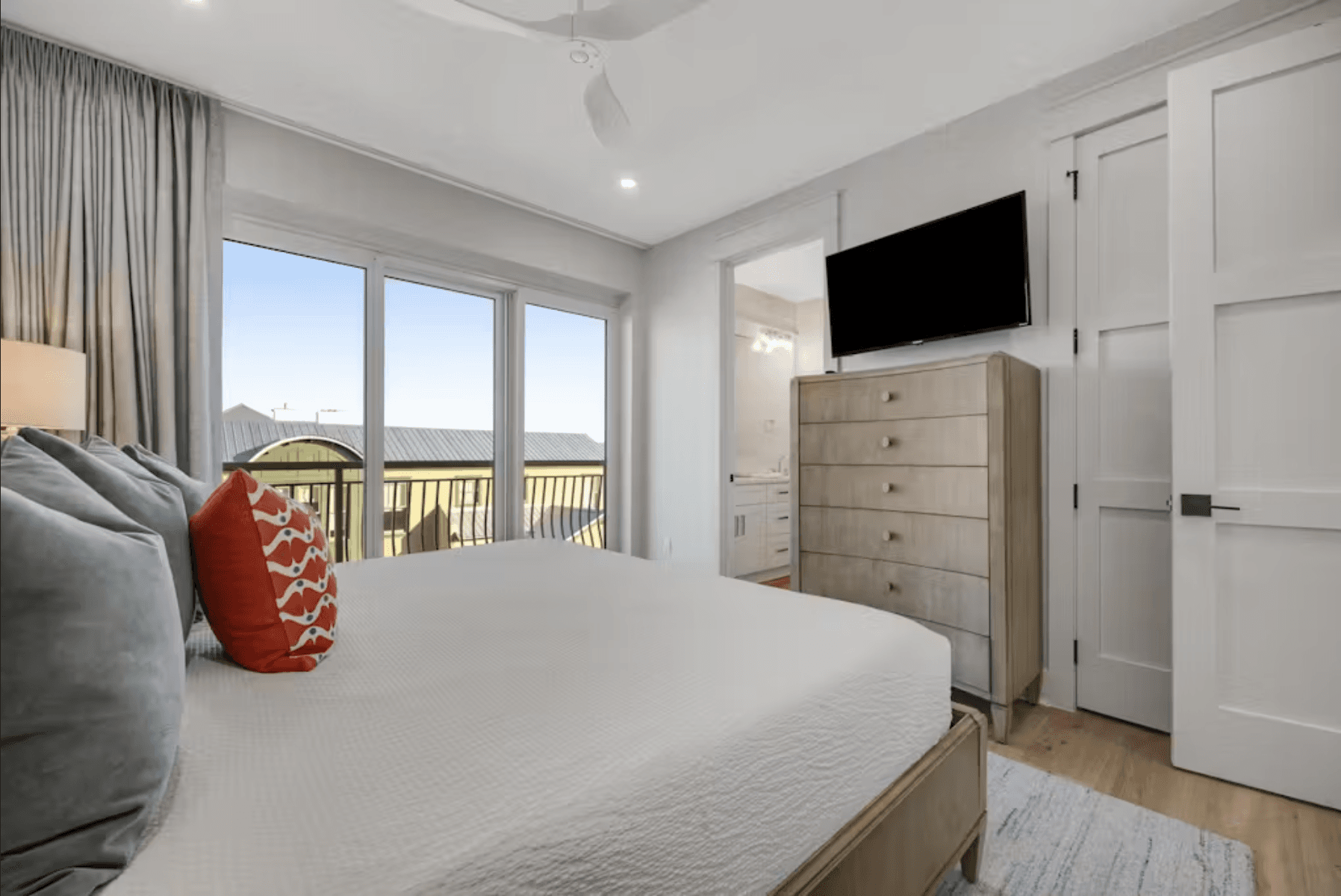 Beachy Keen Retreat - Image 13