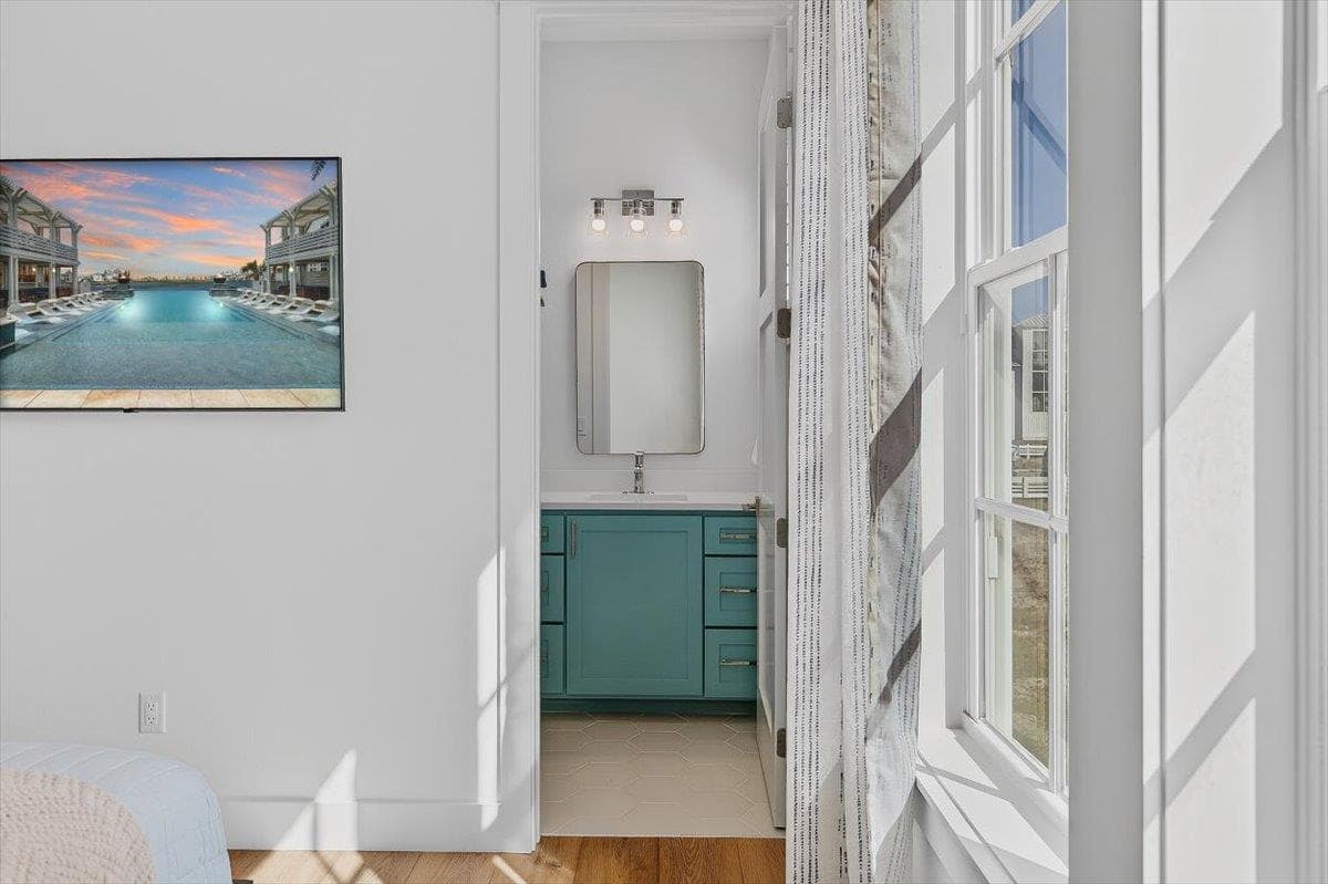 Sunny Shores - Image 33