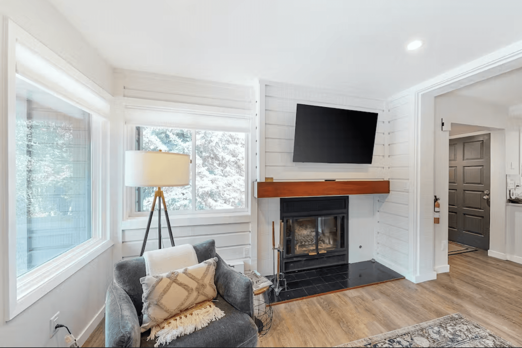 Modern Alpine Getaway - Image 3