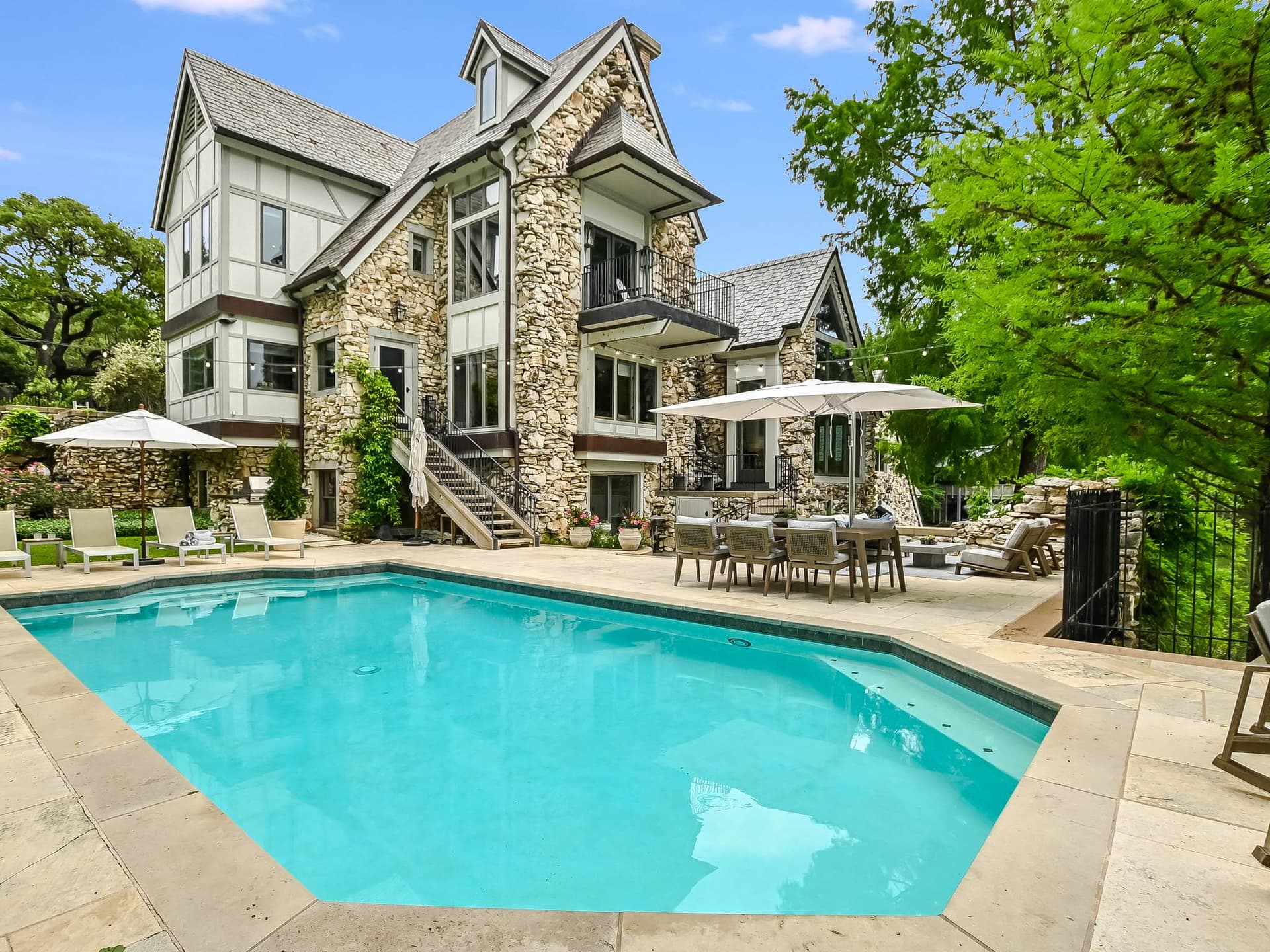 Manor on Lake Austin - Image 12