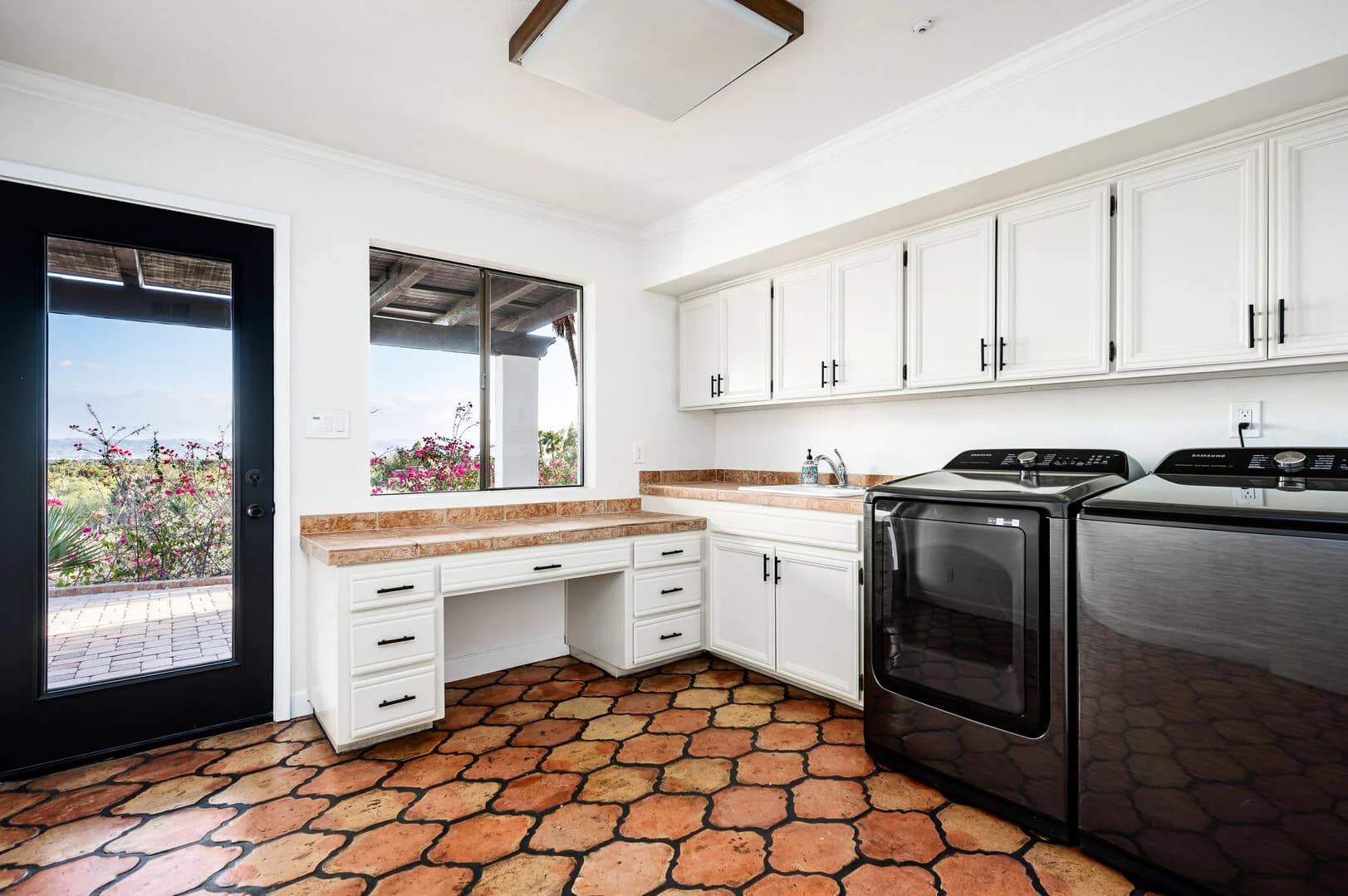 Rock House - Image 29