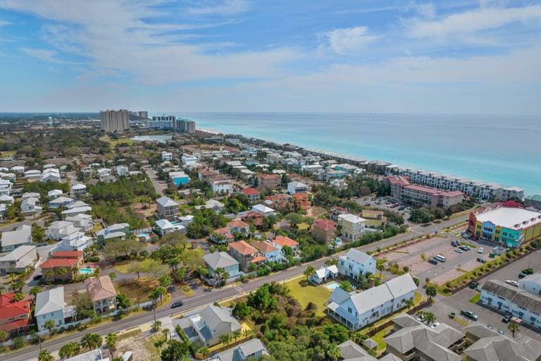 Aquaholic House - Image 48