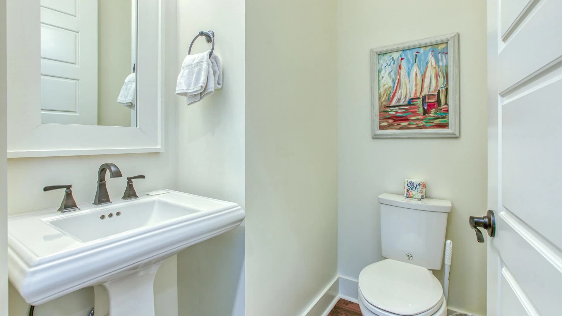 Shades of Blue House - Image 10