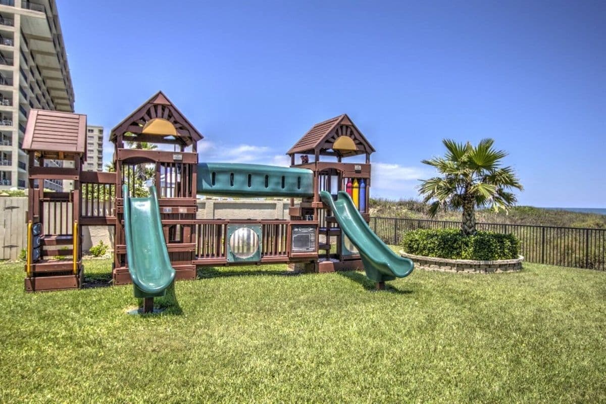 Ocean Vista Towers - Image 23