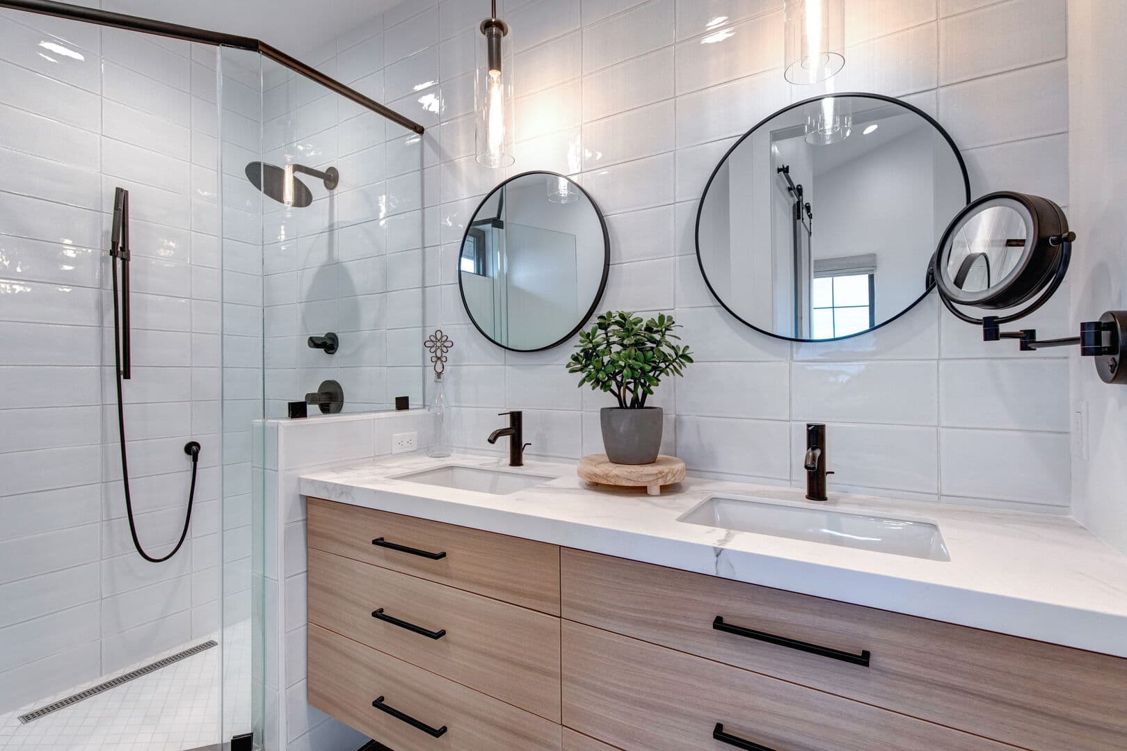 Twilight Moon Ranch - 10 Bedroom - Image 10