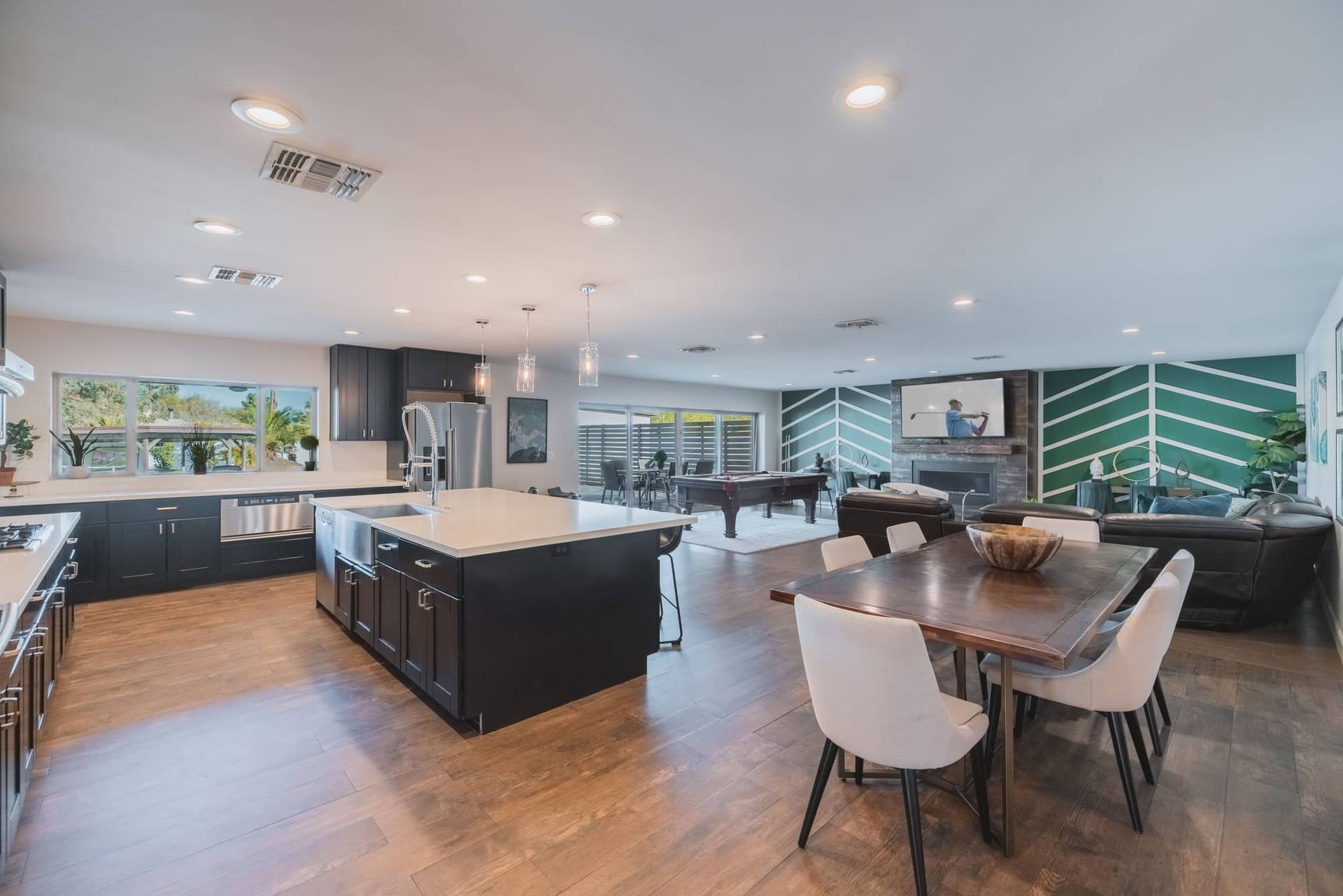 Luxe Resort Retreat - Image 5