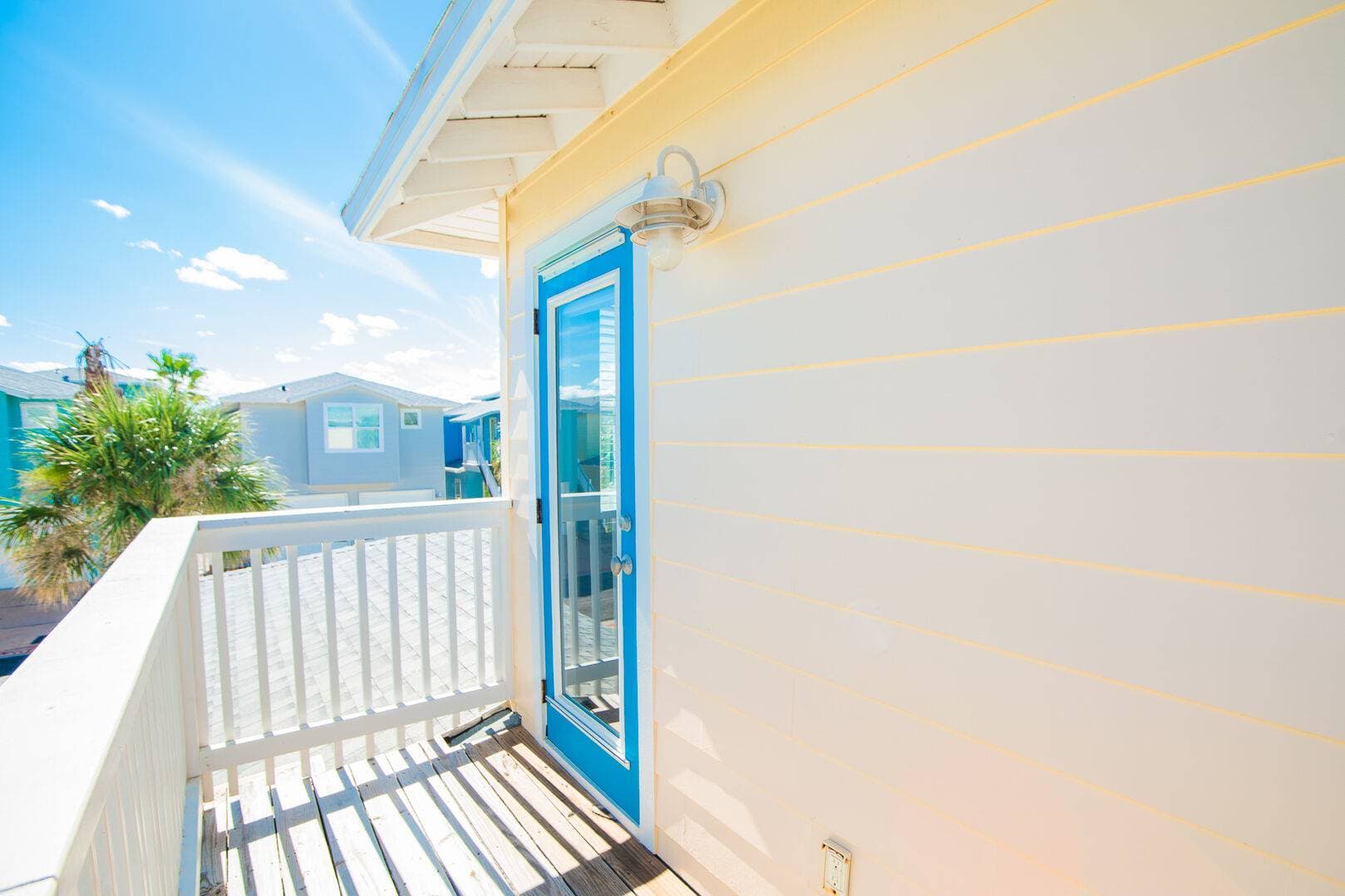 Bach Porch - Image 28