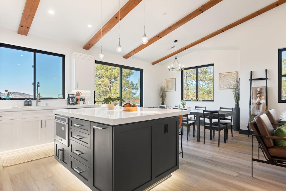 Bear's Retreat - Image 8