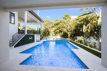 Surf-Side Beach House - Image 44