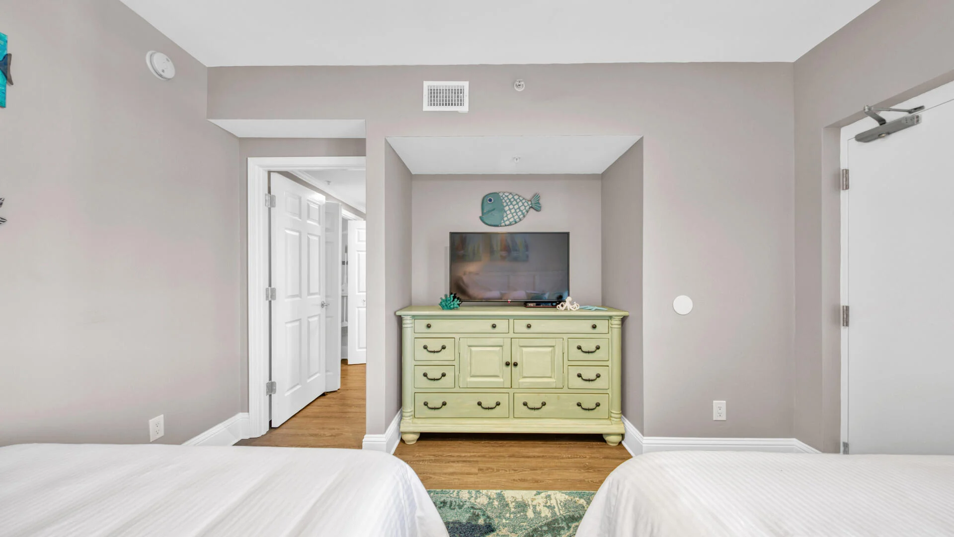 St. Maarten #907 - Image 22