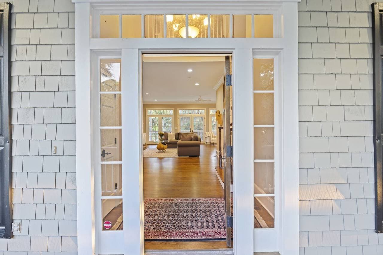 Otter Island Getaway - Image 2