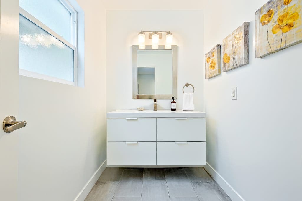 Retreat Compound - Image 15