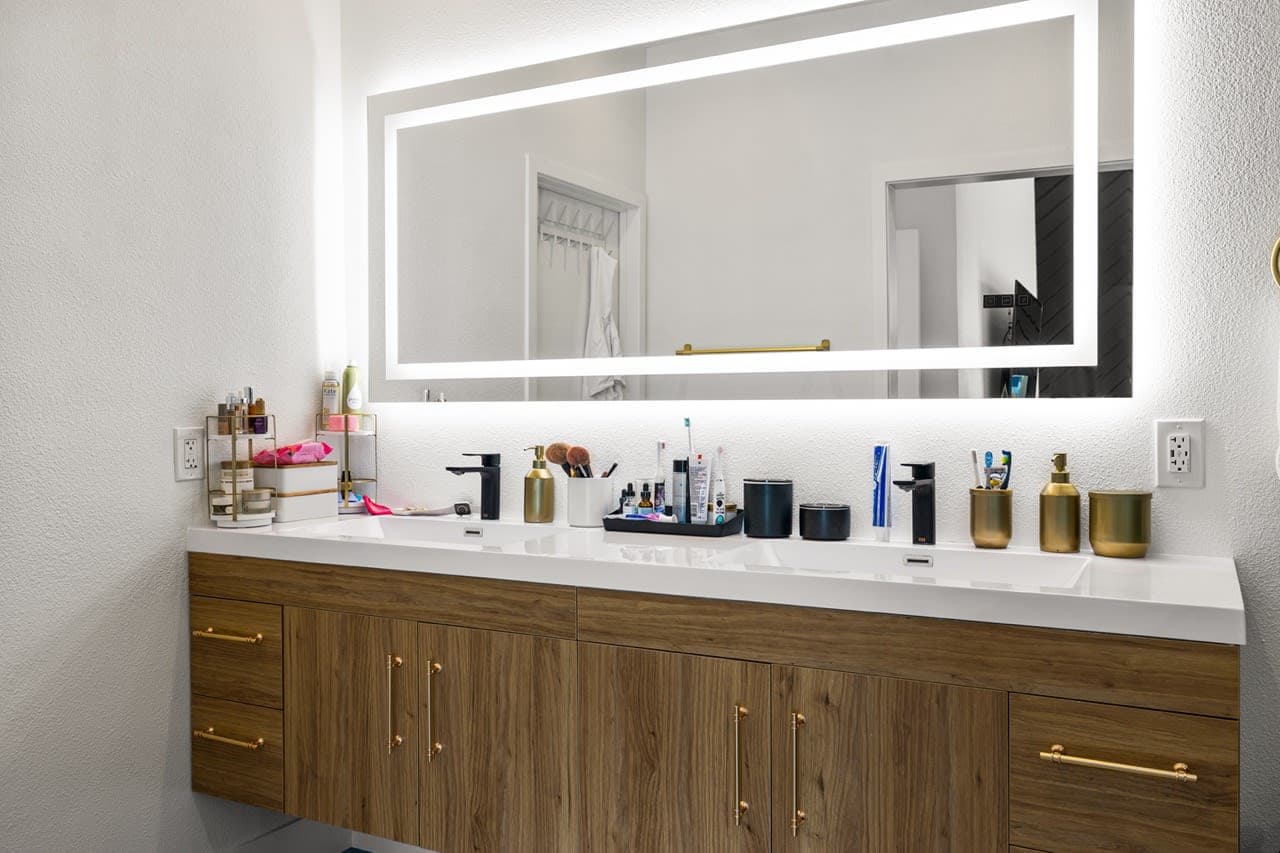 Palm Lighthouse - Image 17