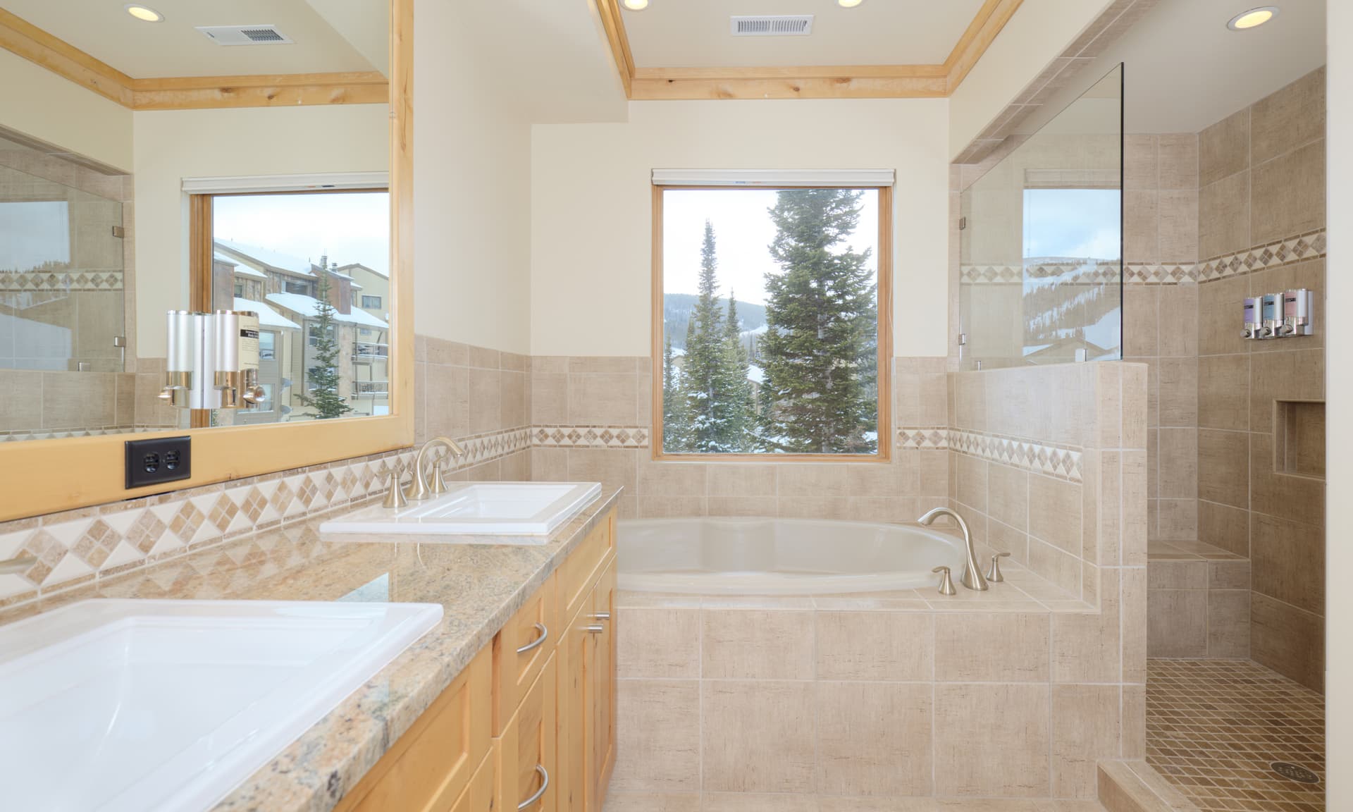 Beaverhead Residence #401 - Image 25