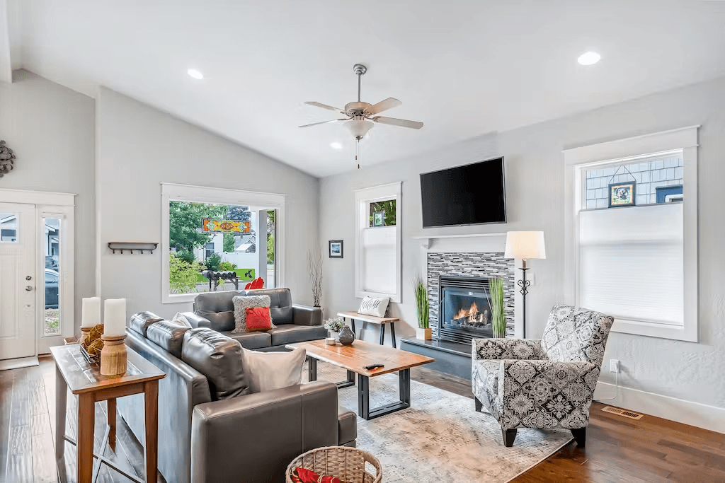 Classic Coeur d'Alene Estate - Image 2