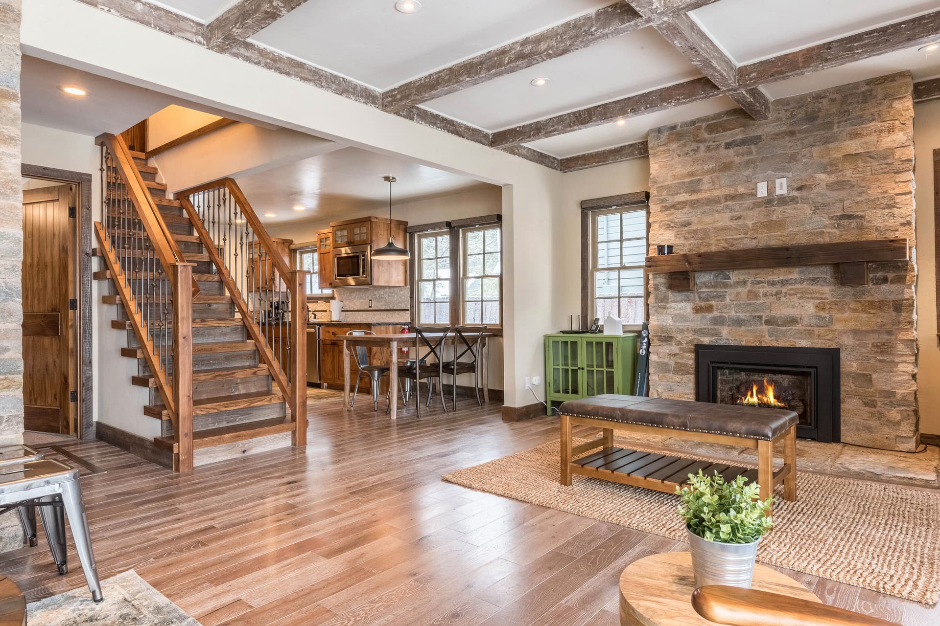 Blue Lakeview Place - Image 5