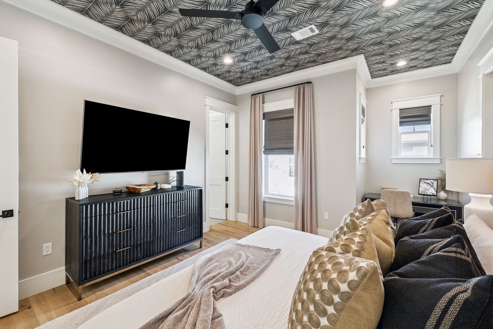 Anna Blue - Image 31