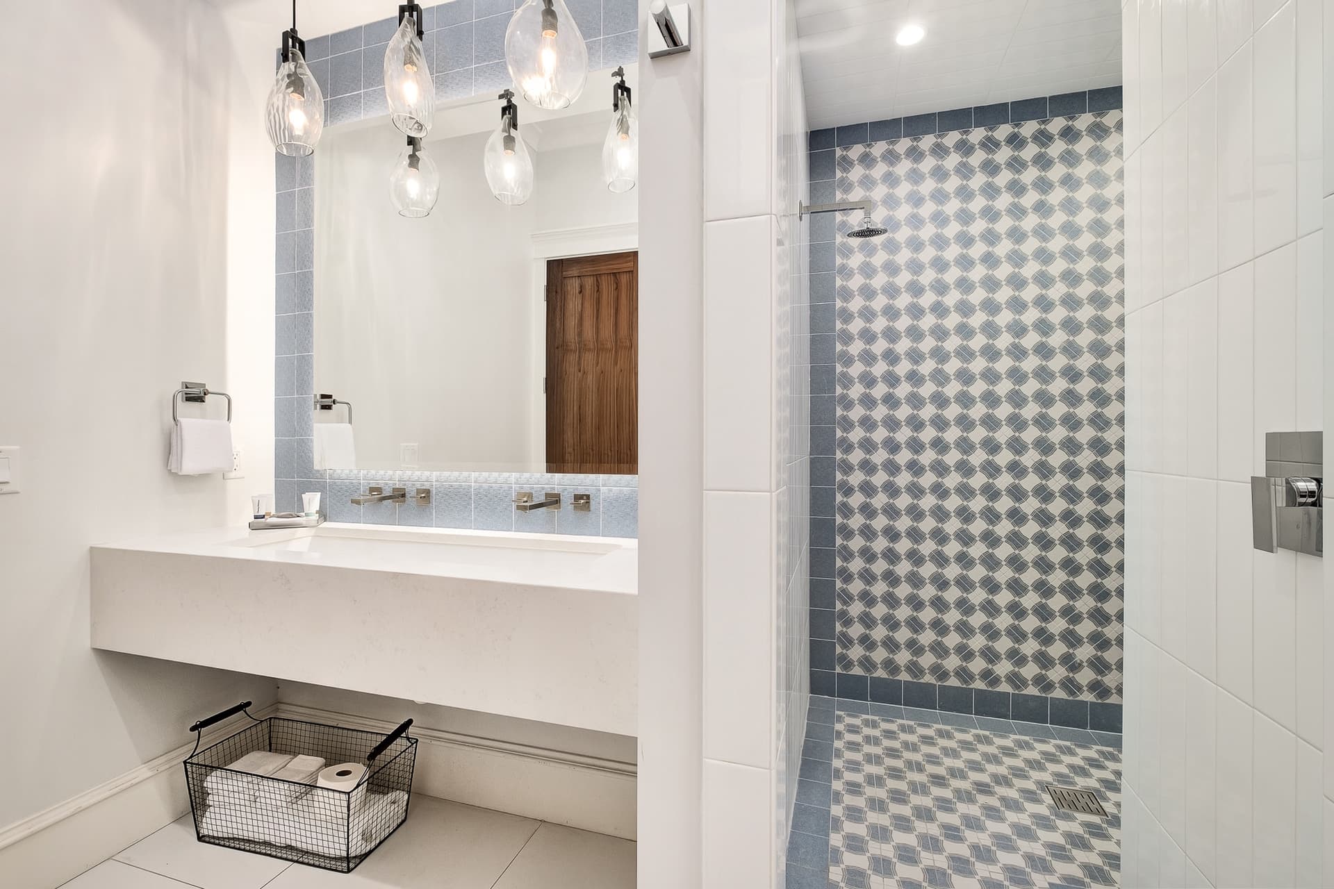 Oasis at Park Row Manor - Image 25