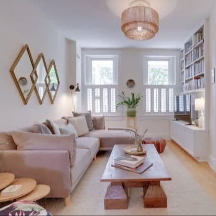 District Charm - Image 1