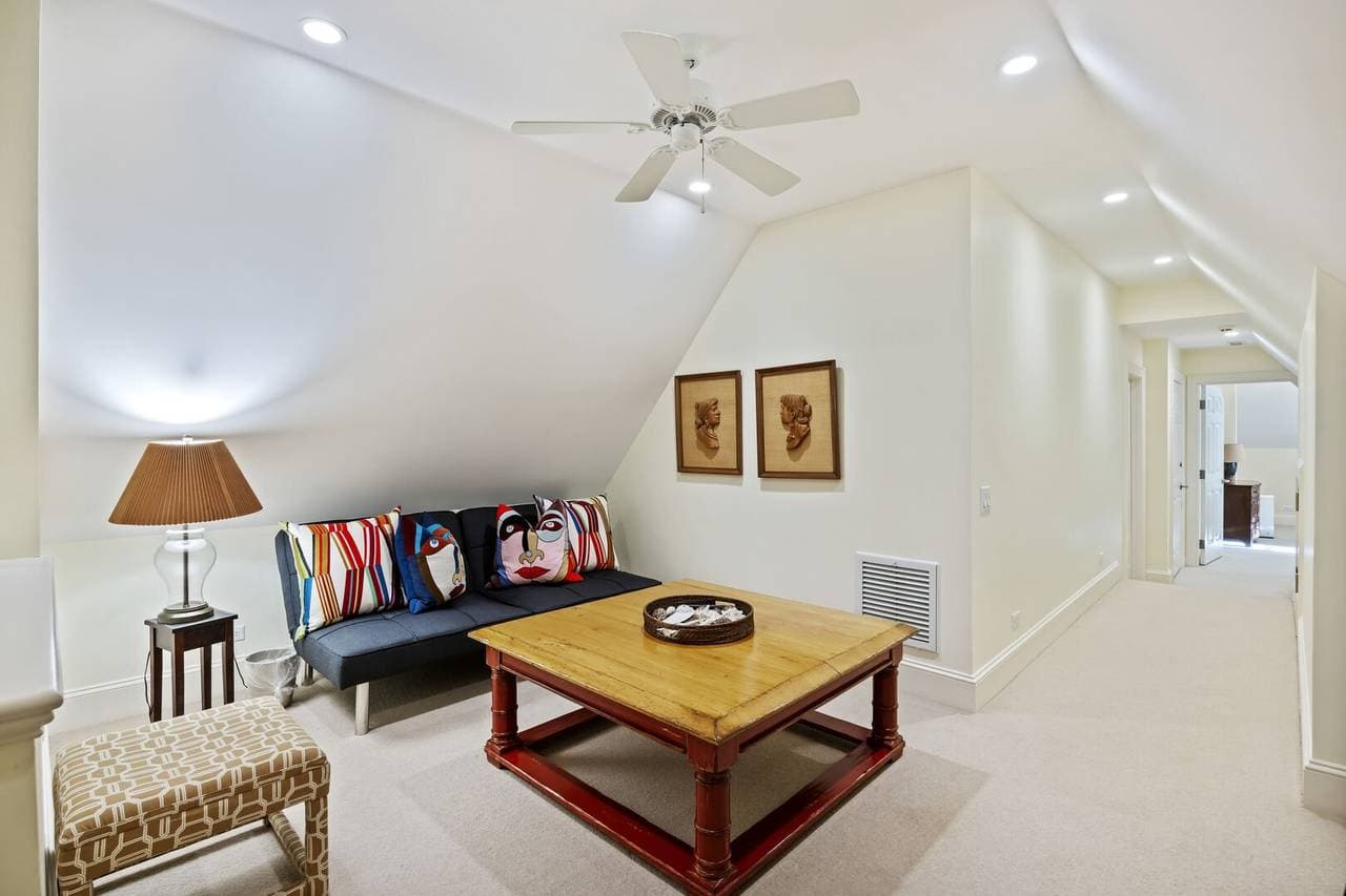 Yellow Throat Lane - Image 26