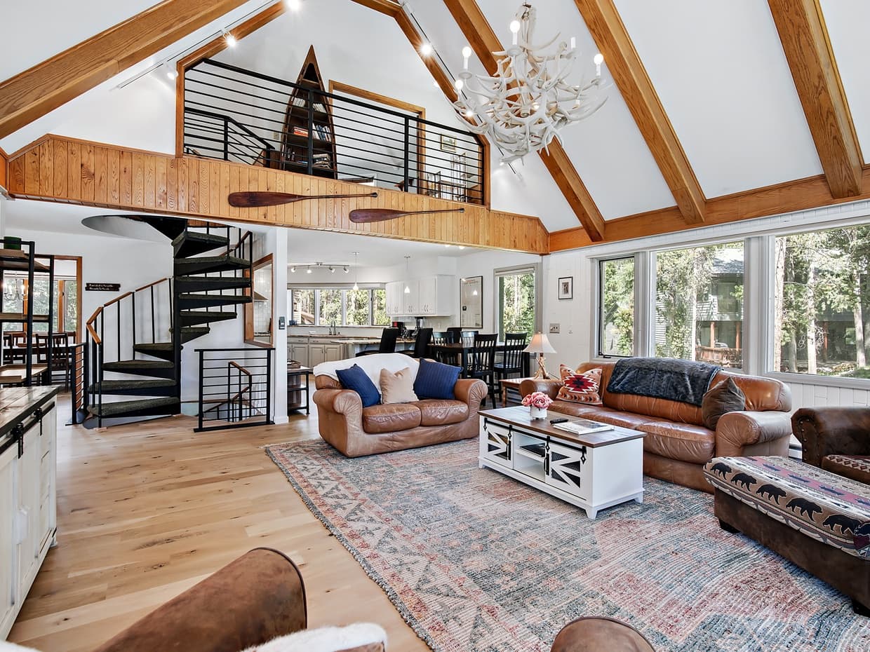 Sapphire Chalet - Image 3