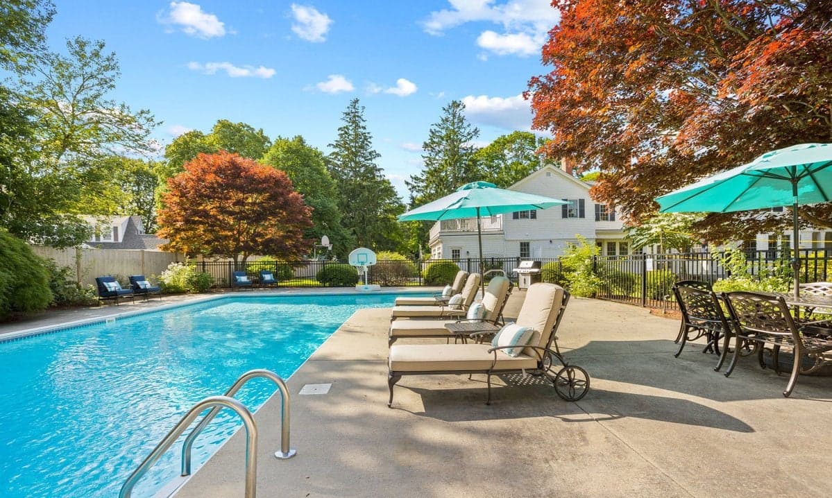 Center Of It All Estate - Image 10