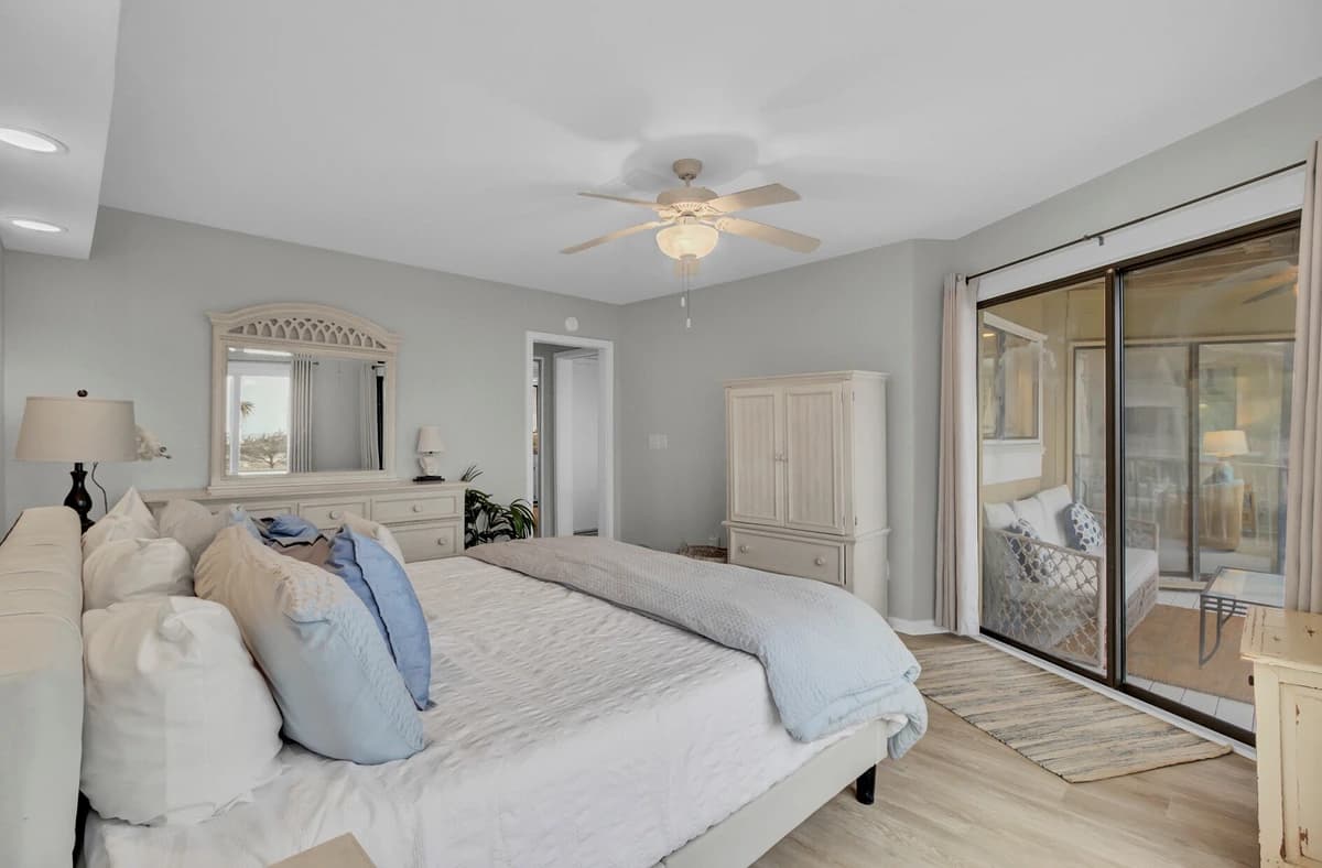 Port O Call #202D - Image 11