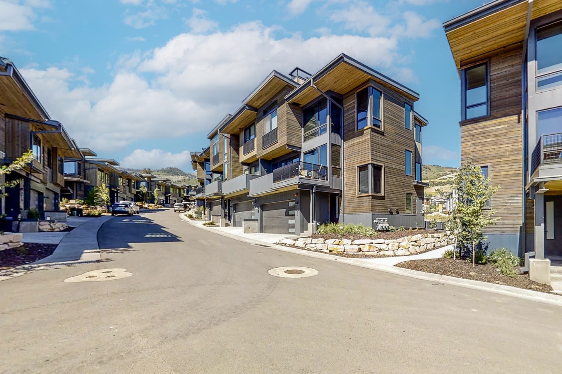 Ridgeline Oasis Place - Image 35