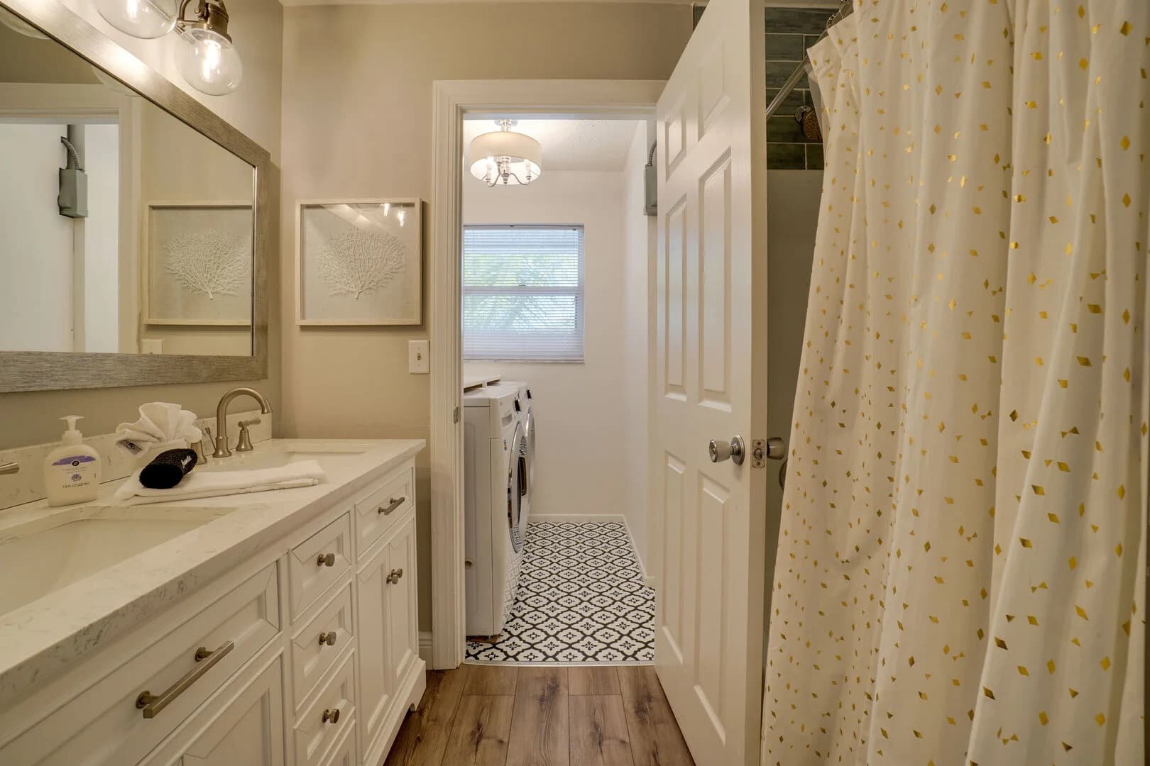 Coconut Cove - Image 28