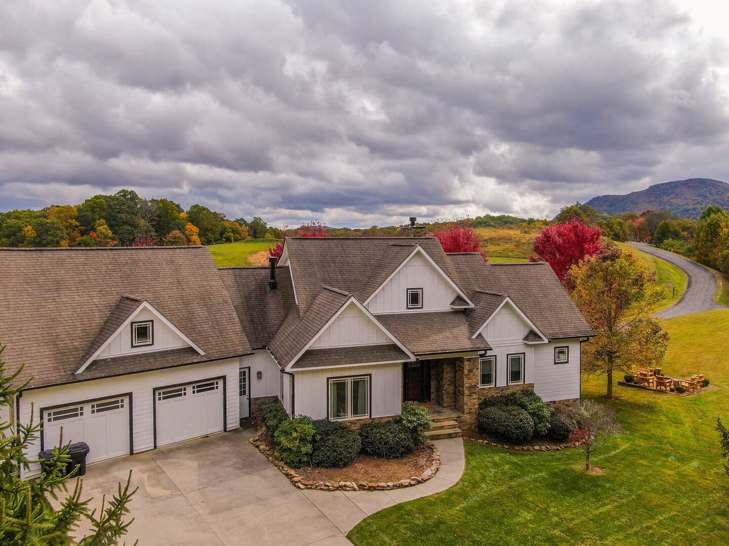 Mountain Top House - Image 35